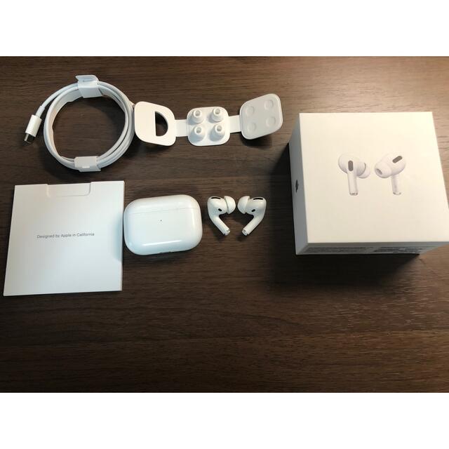 Apple(アップル)のApple Airpods Pro 純正品　(右耳のみジャンク品) スマホ/家電/カメラのオーディオ機器(ヘッドフォン/イヤフォン)の商品写真