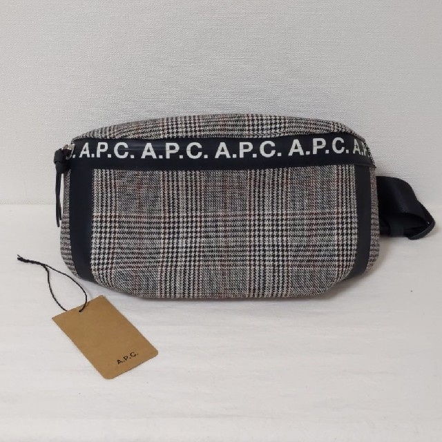 A.P.C(アーペーセー)のyukari様　a.p.c アーペーセー ウエストバッグ　チェック柄 レディースのバッグ(ボディバッグ/ウエストポーチ)の商品写真