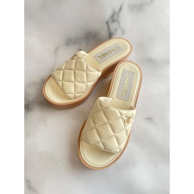 価格は安く CHANEL - CHANEL サンダル 厚底 今期 サンダル - ganzo.mn