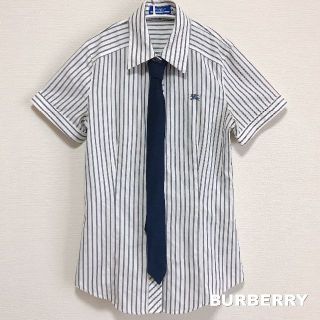 バーバリーブルーレーベル(BURBERRY BLUE LABEL)の【BURBERRY】バーバリー 刺繍ロゴ 純正ネクタイ付 ストライプ シャツ(シャツ/ブラウス(半袖/袖なし))