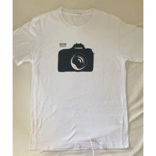 キヤノン(Canon)の美品★UNIQLO × CANON ユニクロ　キヤノン　EOS コラボTシャツ(Tシャツ/カットソー(半袖/袖なし))