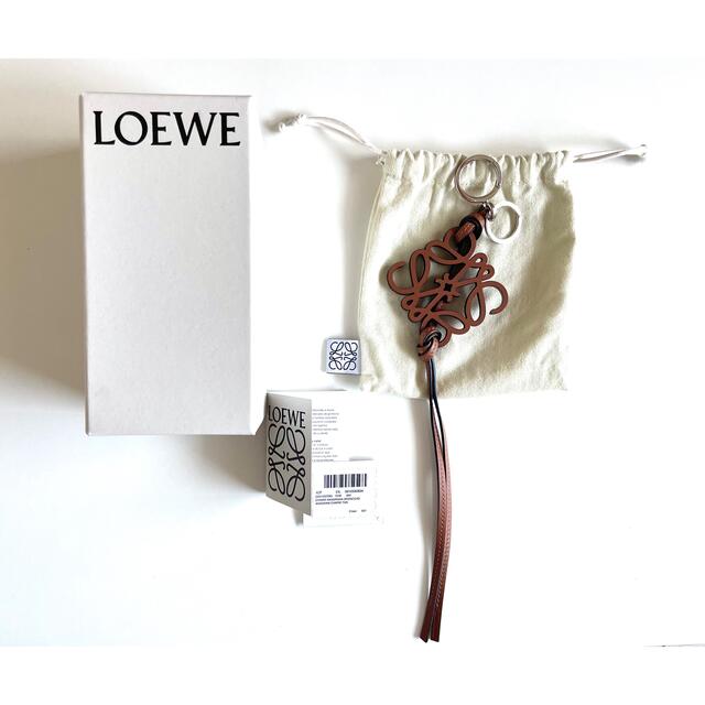 キーホルダーLOEWE アナグラムチャーム タン - www.klcomputers.lk