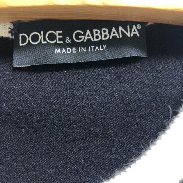 DOLCE&GABBANA(ドルチェアンドガッバーナ)の美品◆Dolce&Gabbana◆ドルガバ　黒　パール ボタン ロゴ　セーター　 レディースのトップス(カーディガン)の商品写真