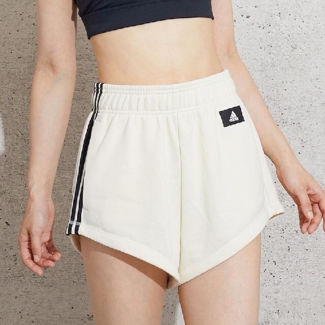 adidas ショートパンツ