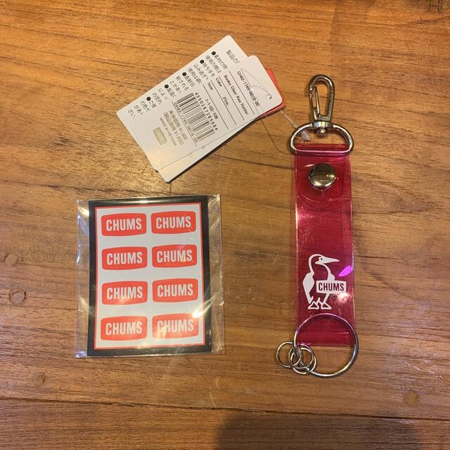CHUMS(チャムス)のCHUMS Clear Key Holder ピンクとミニロゴステッカーおまけ レディースのファッション小物(キーホルダー)の商品写真