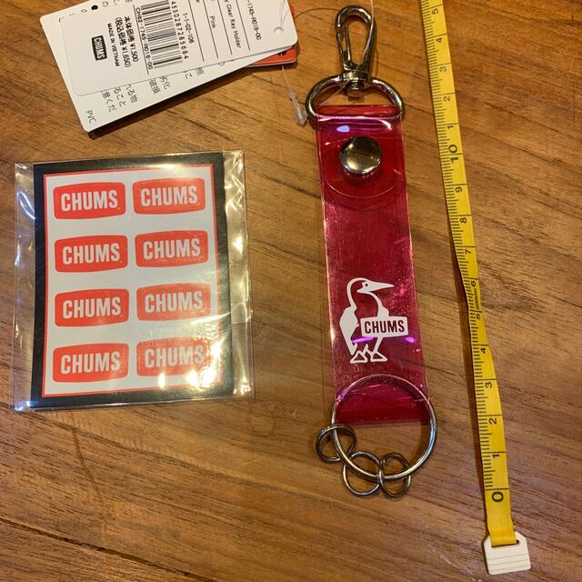 CHUMS(チャムス)のCHUMS Clear Key Holder ピンクとミニロゴステッカーおまけ レディースのファッション小物(キーホルダー)の商品写真