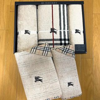 バーバリー(BURBERRY)のバーバリー　おまとめ売り　バスタオル✖️2   フェイスタオル✖️3(タオル/バス用品)