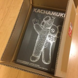 メディコムトイ(MEDICOM TOY)の【新品】KAWS TOKYO FIRST KACHAMUKKU カチャムック(その他)