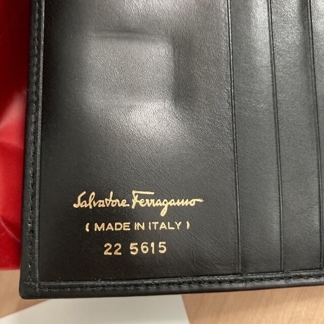 Salvatore Ferragamo(サルヴァトーレフェラガモ)のSalvatore Ferragamo 二つ折　財布 メンズのファッション小物(折り財布)の商品写真