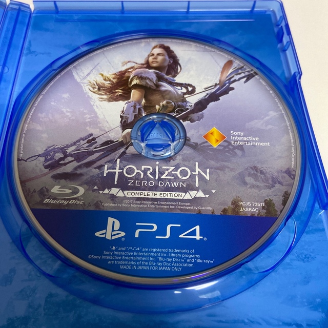 PlayStation4(プレイステーション4)のHorizon Zero Dawn（ホライゾン ゼロ・ドーン）コンプリートエディ エンタメ/ホビーのゲームソフト/ゲーム機本体(家庭用ゲームソフト)の商品写真