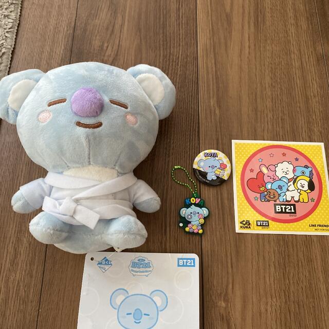 BT21 KOYA コヤセット　ぬいぐるみ　ラバーチャーム　缶バッジ　シール エンタメ/ホビーのおもちゃ/ぬいぐるみ(キャラクターグッズ)の商品写真