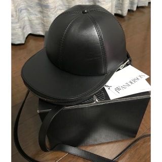 ジェイダブリューアンダーソン(J.W.ANDERSON)の10.4万  JW ANDERSON CAP BAG キャップバッグ ブラック(ショルダーバッグ)