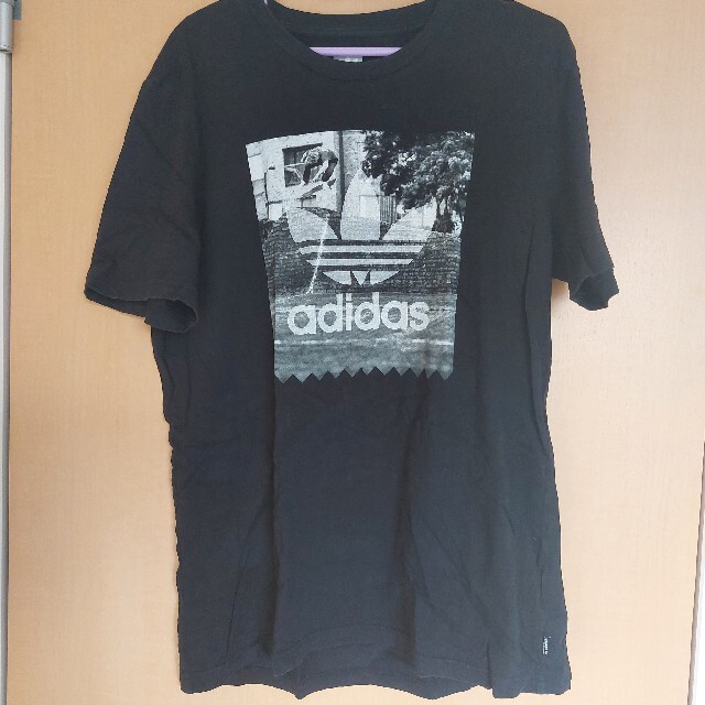 adidas(アディダス)のadidas Tシャツ 黒 古着 メンズのトップス(Tシャツ/カットソー(半袖/袖なし))の商品写真