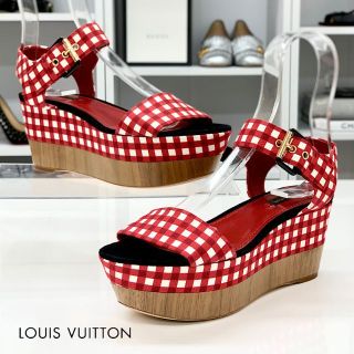 ルイヴィトン(LOUIS VUITTON)の3091 ヴィトン ギンガムチェック ウェッジサンダル 赤(サンダル)