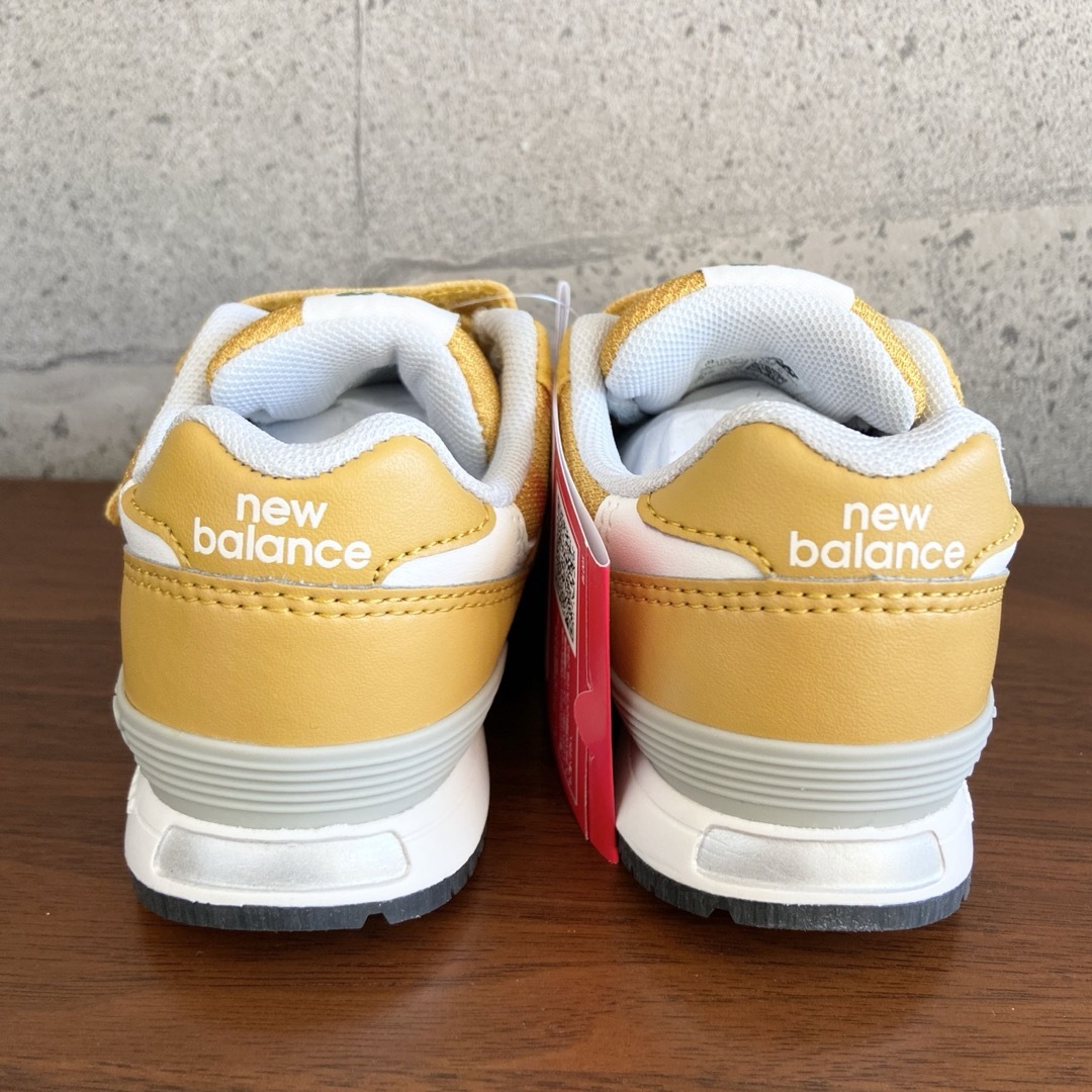 New Balance(ニューバランス)の【新品】15センチ イエロー ニューバランス スニーカー キッズ キッズ/ベビー/マタニティのキッズ靴/シューズ(15cm~)(スニーカー)の商品写真