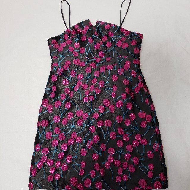 lilLilly(リルリリー)のリルリリィ♪ 黒×ピンクさくらんぼ織柄OP Used S♪ レディースのワンピース(ひざ丈ワンピース)の商品写真