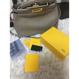 フェンディ(FENDI)のFENDIフェンディピーカブーレギュラーサイズ(ハンドバッグ)