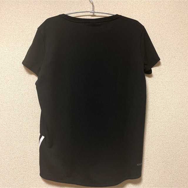 adidas(アディダス)の売却済み。adidas アディダス Tシャツ Lサイズ ブラック レディースのトップス(Tシャツ(半袖/袖なし))の商品写真