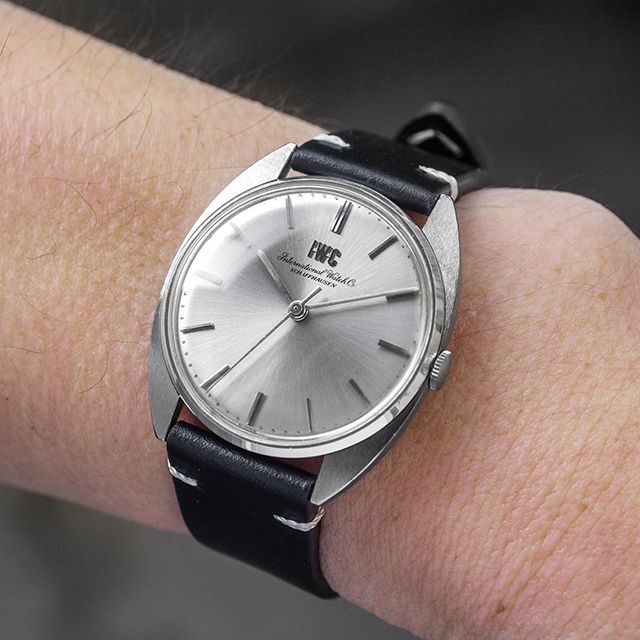 IWC(インターナショナルウォッチカンパニー)の(545) 稼働美品  IWC 手巻き 1976年製 日差４秒 メンズ メンズの時計(腕時計(アナログ))の商品写真