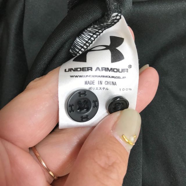 UNDER ARMOUR(アンダーアーマー)の【人気】アンダーアーマー 半袖シャツ スポーツウェア ロゴマーク  サイズLG メンズのトップス(シャツ)の商品写真