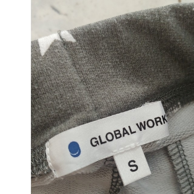 GLOBAL WORK(グローバルワーク)の専用！グローバルワーク/GLOBAL WORK　お星さまハーフパンツ　グレー キッズ/ベビー/マタニティのキッズ服男の子用(90cm~)(パンツ/スパッツ)の商品写真