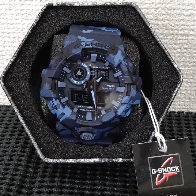 G-SHOCK(ジーショック)のCASIO　G-SHOCK　腕時計　GA-700CA-2A　メンズ　海外モデル メンズの時計(腕時計(アナログ))の商品写真