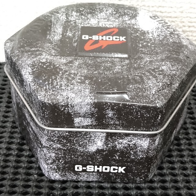 G-SHOCK(ジーショック)のCASIO　G-SHOCK　腕時計　GA-700CA-2A　メンズ　海外モデル メンズの時計(腕時計(アナログ))の商品写真