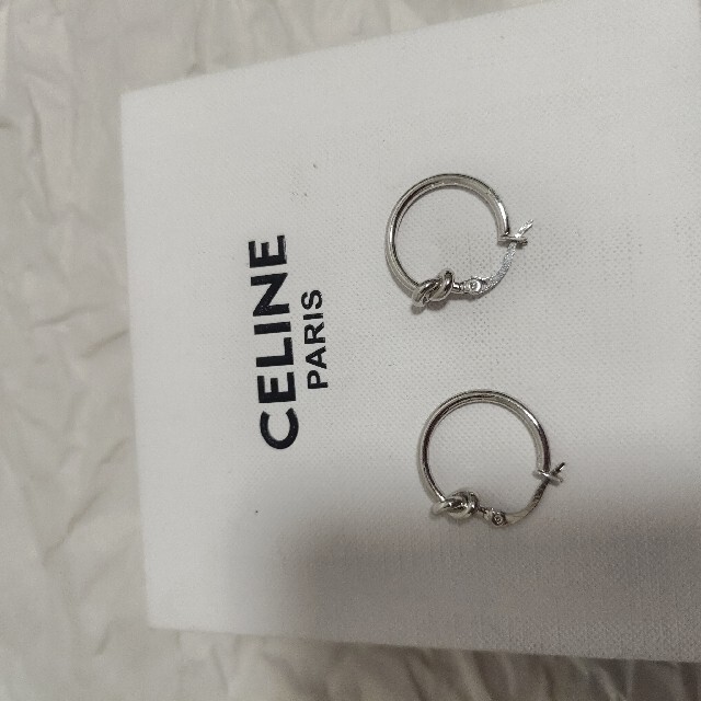 CELINE ノット スモールフープピアス