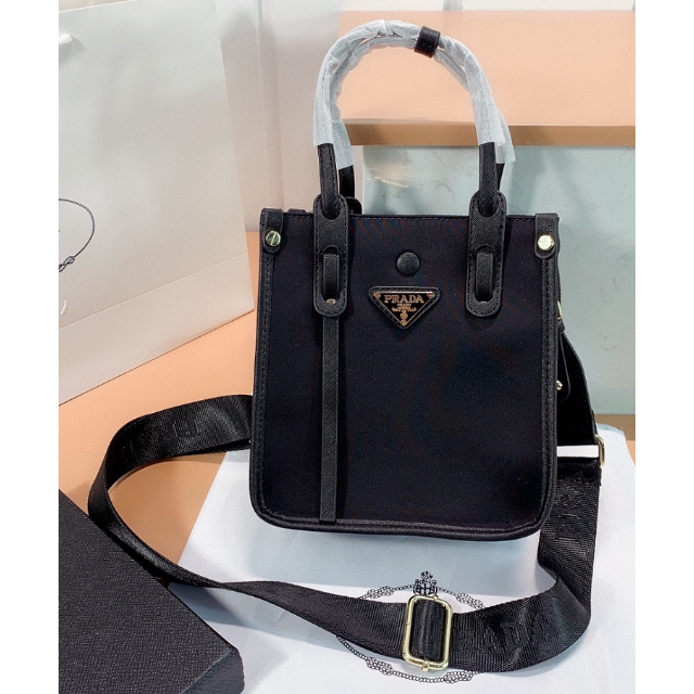 PRADA プラダ ショルダーバッグ ブラック - バッグ PRADA プラダ ショルダーバッグ ブラック - バッグ