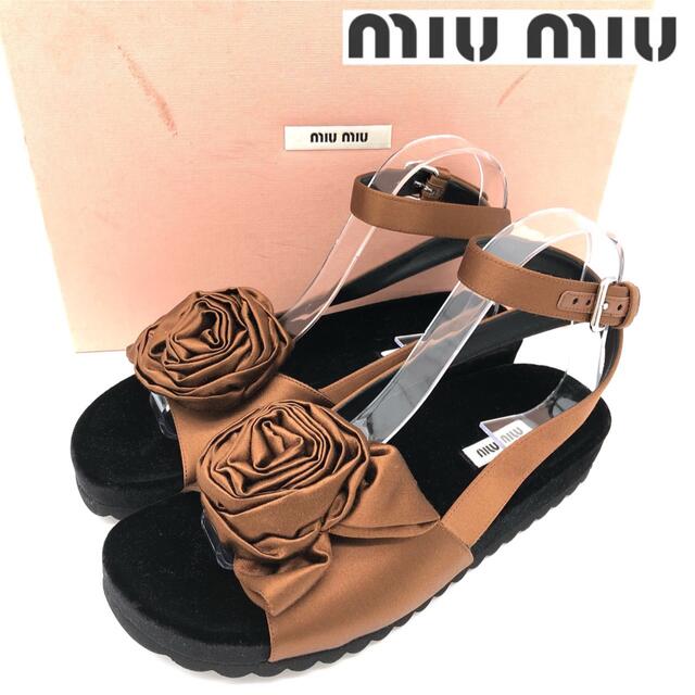 miumiu(ミュウミュウ)の【極美品】miumiu ミュウミュウ フラワー サテン 薔薇 パンプス 23cm レディースの靴/シューズ(サンダル)の商品写真