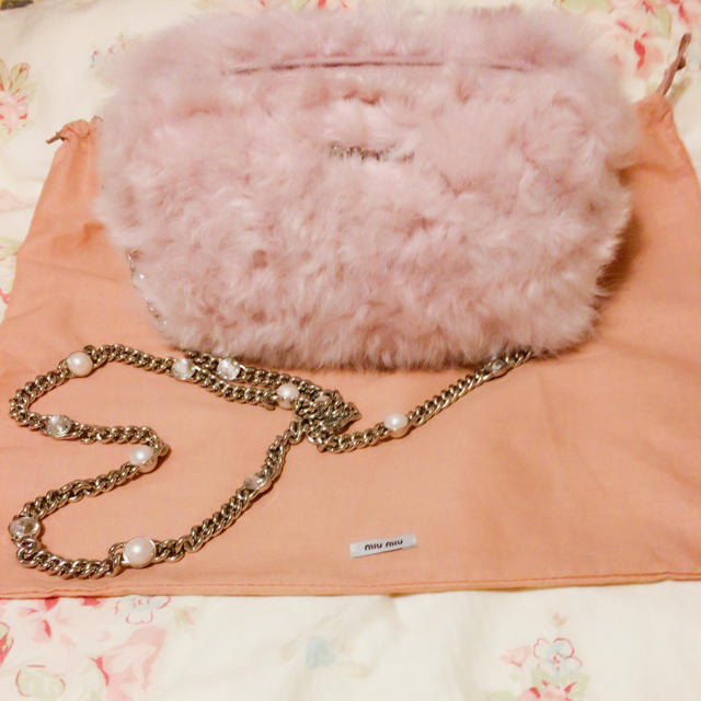 miumiu(ミュウミュウ)のミュウミュウ♡今期ファーバック♡ レディースのバッグ(ショルダーバッグ)の商品写真