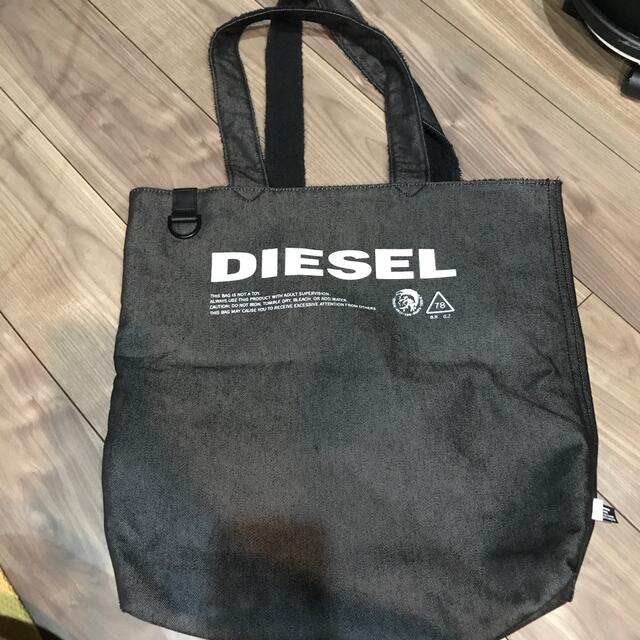 DIESEL(ディーゼル)の値下げ！ディーゼル　リバーシブルトートバック レディースのバッグ(トートバッグ)の商品写真