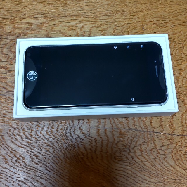iPhone(アイフォーン)のiPhone SE3(第3世代) スマホ/家電/カメラのスマートフォン/携帯電話(スマートフォン本体)の商品写真