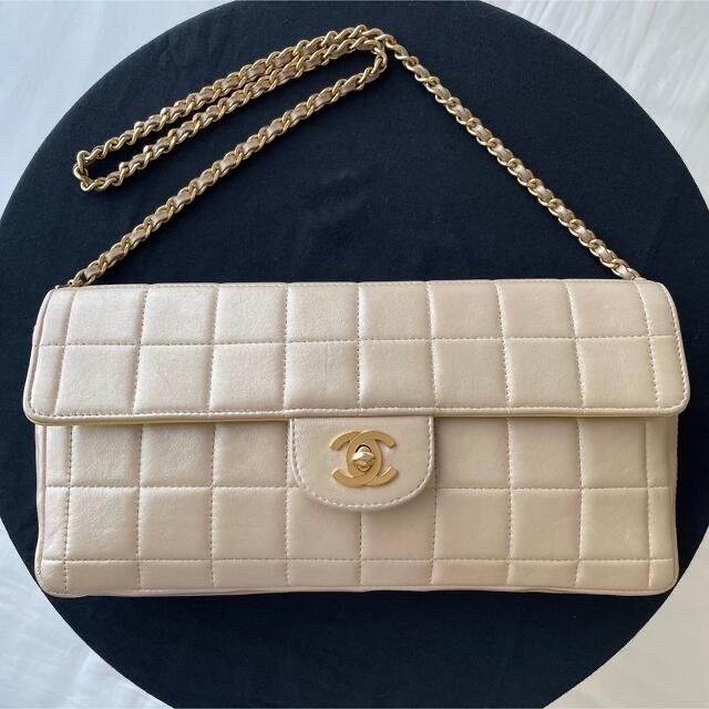 シャネル　CHANEL　チョコバーハンドバッグ　可愛い　バッグ