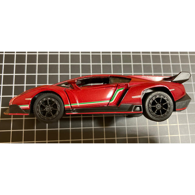 Lamborghini(ランボルギーニ)のミニカー Lamborghini スポーツカー 赤 チョロQ エンタメ/ホビーのおもちゃ/ぬいぐるみ(ミニカー)の商品写真
