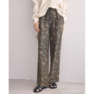 トゥデイフル(TODAYFUL)の【新品タグ付】TODAYFUL Jacquard Leaf Roughpants(カジュアルパンツ)