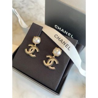 シャネル(CHANEL)の最終お値下げ　シャネル　22AW ピアス　新品(ピアス)