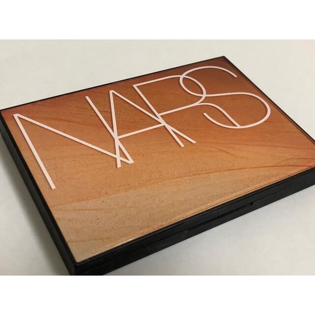 NARS(ナーズ)の美品【NARS】限定パレット★ サマーライツ フェースパレット コスメ/美容のベースメイク/化粧品(アイシャドウ)の商品写真