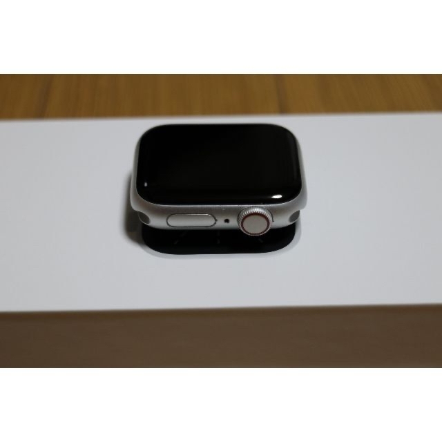 Apple Watch(アップルウォッチ)の中古 Apple Watch Series6 GPS+Cellular 40mm スマホ/家電/カメラのスマホ/家電/カメラ その他(その他)の商品写真