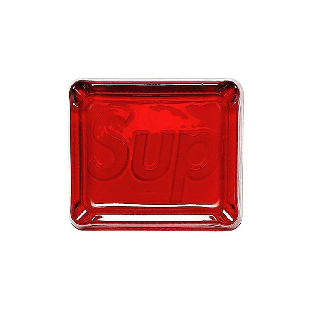 Supreme(シュプリーム)のSupreme Debossed Glass Ashtray 灰皿 インテリア/住まい/日用品のインテリア小物(灰皿)の商品写真