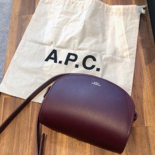 アーペーセー(A.P.C)のA.P.C アーペーセー　ハーフムーン（ミニ）(ショルダーバッグ)