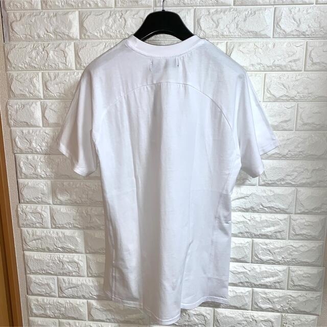 1piu1uguale3(ウノピゥウノウグァーレトレ)の【新品】1PIU1UGUALE3 RELAX/ラインストーンロゴ Ｔシャツ L メンズのトップス(Tシャツ/カットソー(半袖/袖なし))の商品写真