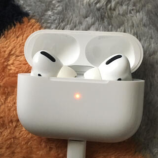 アップル(Apple)のair pods pro 使用少ない  airpods 正規品(ヘッドフォン/イヤフォン)