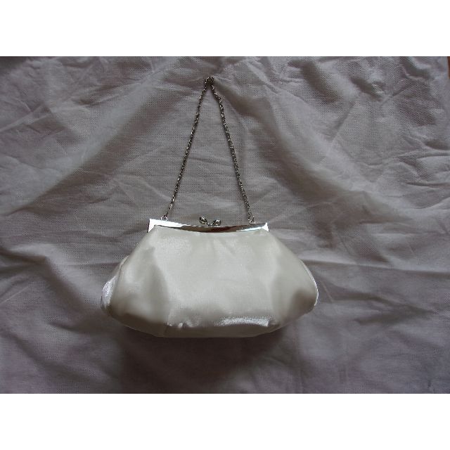 バッグ/白/バック/結婚式/フォーマル レディースのバッグ(クラッチバッグ)の商品写真