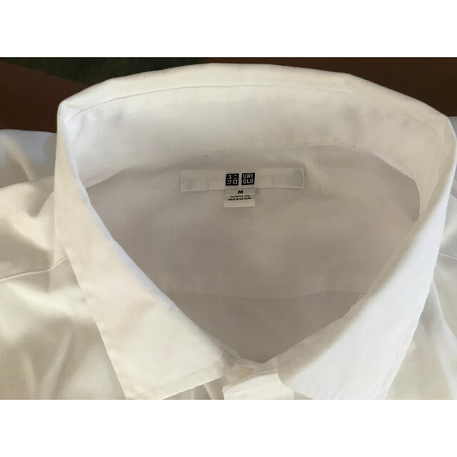 UNIQLO(ユニクロ)のUNIQLOユニクロ　シャツ　Mサイズ　ホワイト メンズのトップス(シャツ)の商品写真