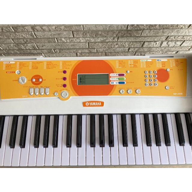 美品 YAMAHA 電子キーボード EZ-J210 61鍵 【スタンド付き】の 美品 YAMAHA 電子キーボード EZ-J210 61鍵 【スタンド付き】の