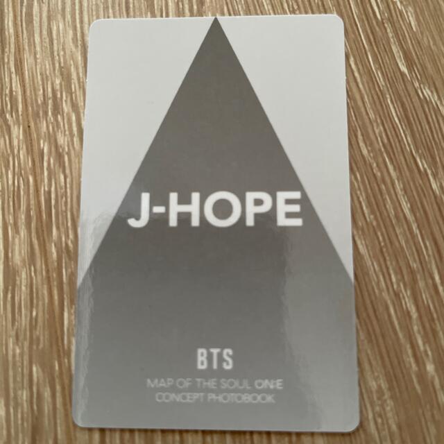 bts ホビ J-hope トレカ　マップオブザソウル　コンセプトフォトブック エンタメ/ホビーのタレントグッズ(アイドルグッズ)の商品写真