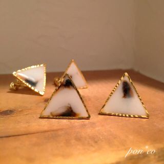 【handmade】べっ甲ホワイト×さんかく(ピアス)