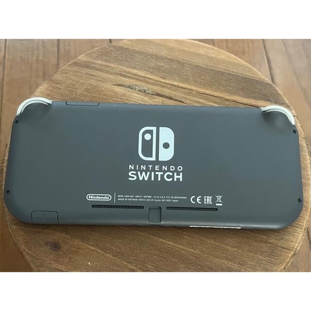 Nintendo Switch(ニンテンドースイッチ)の任天堂Switch ライト エンタメ/ホビーのゲームソフト/ゲーム機本体(家庭用ゲーム機本体)の商品写真