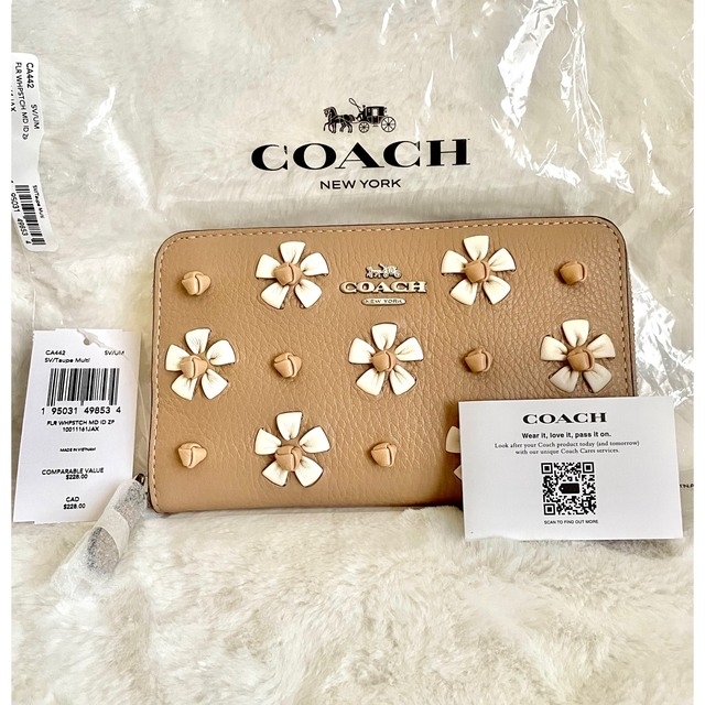 COACH(コーチ)のcoach♡お花が可愛いミディアムジップウォレット レディースのファッション小物(財布)の商品写真